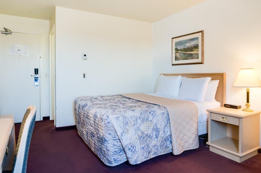 Travelodge Calgary Macleod Trail 외부 사진